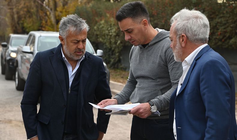 Alfredo Cornejo recorrió la obra pública que comenzó a financiar Nación, pero que completará Mendoza Alfredo Cornejo recorrió la obra pública que comenzó a financiar Nación, pero que completará Mendoza