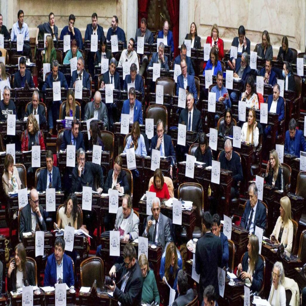 El debate en Diputados por el aumento para jubilados demandó muchísimas horas.